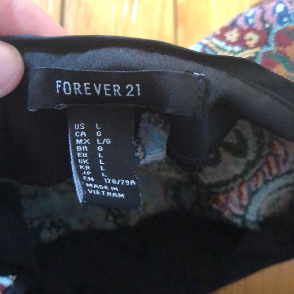 Forever 21 | Paisley Patterned Shorts - Picture 3 of 3